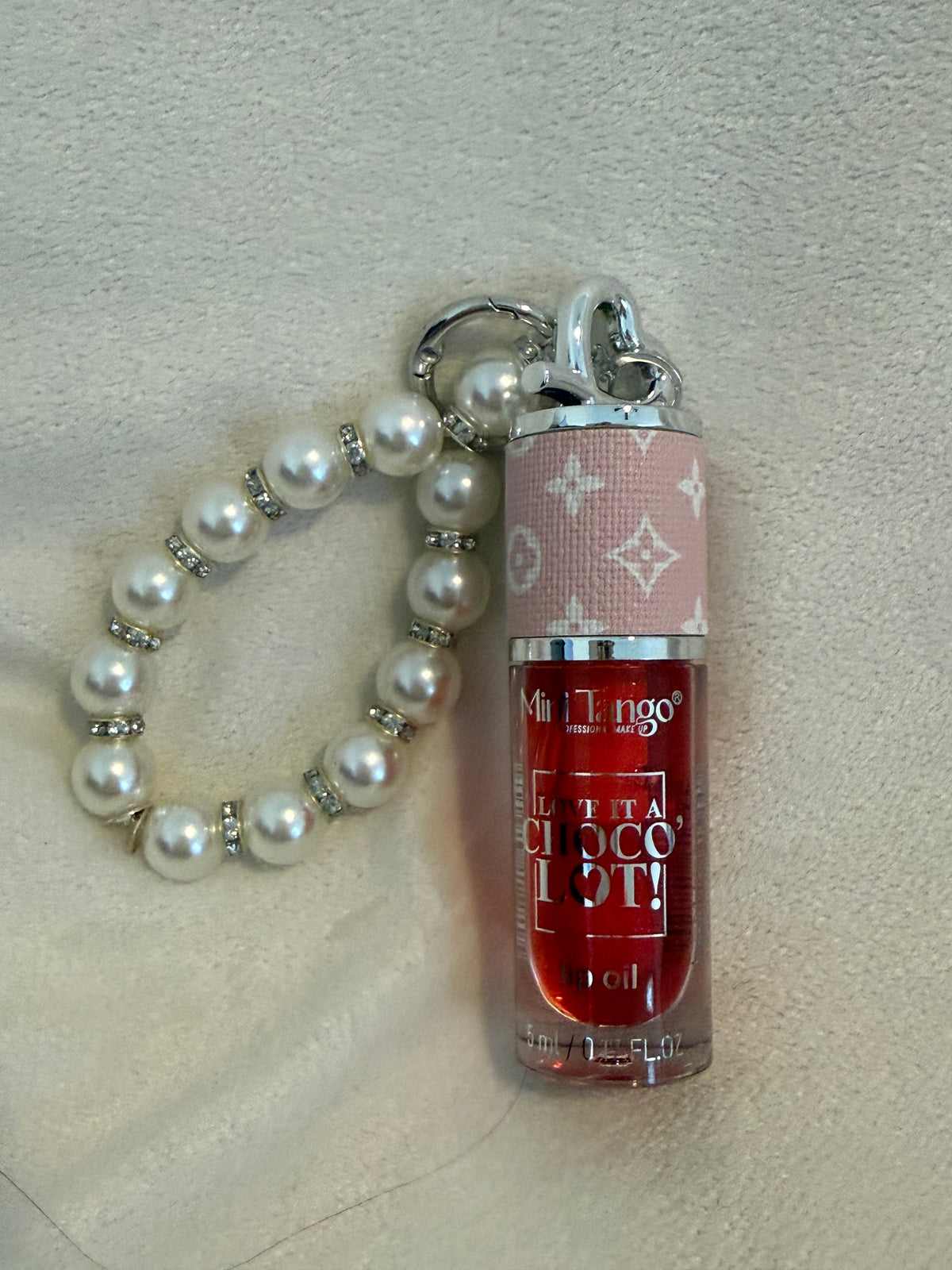 Lip Oil Keychain with Pearl-Style Wrist Strap