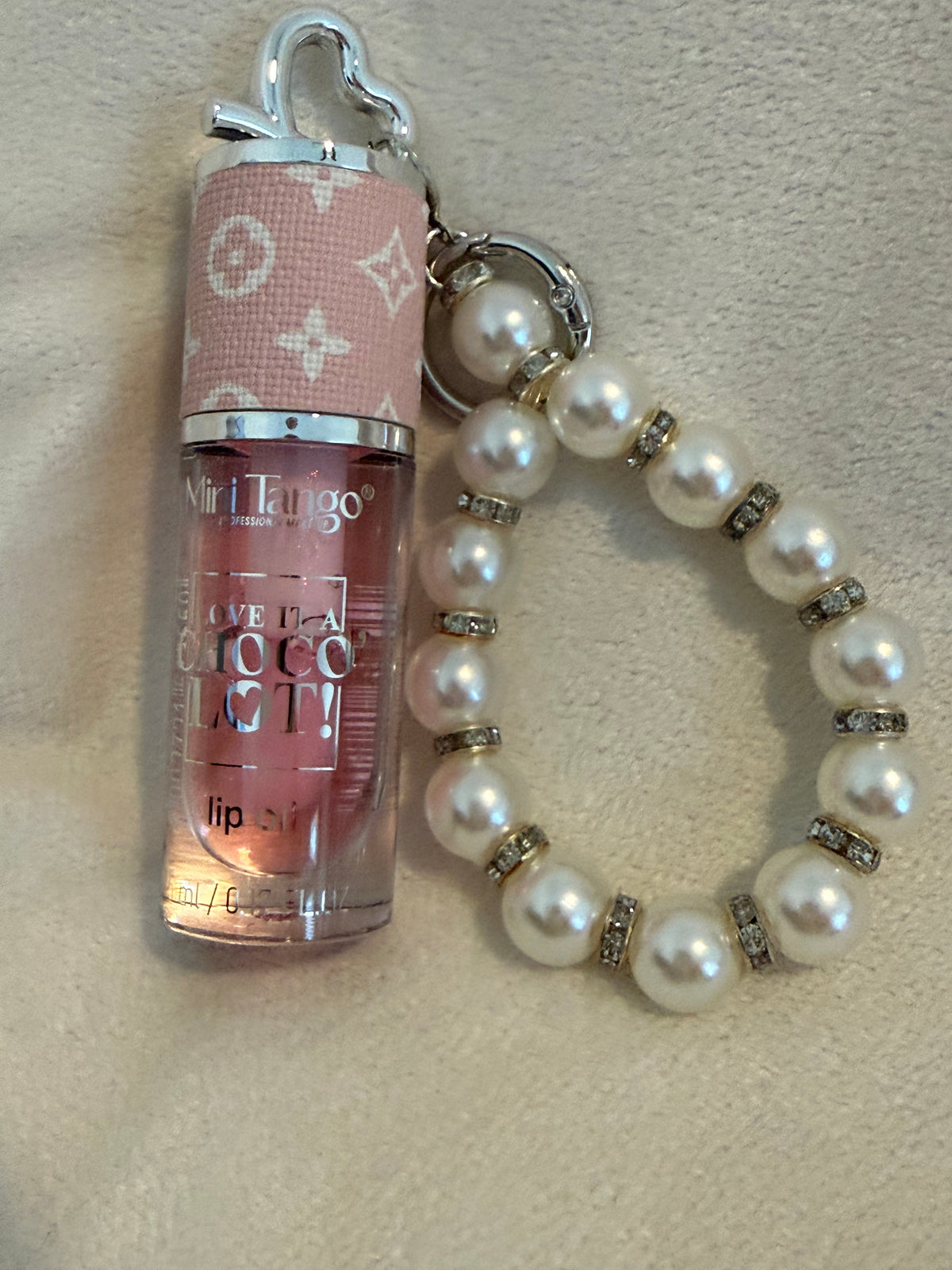 Lip Oil Keychain with Pearl-Style Wrist Strap