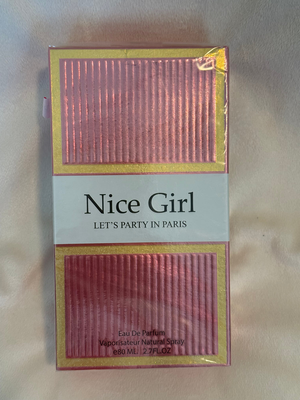 Nice Girl Let's Party in Paris